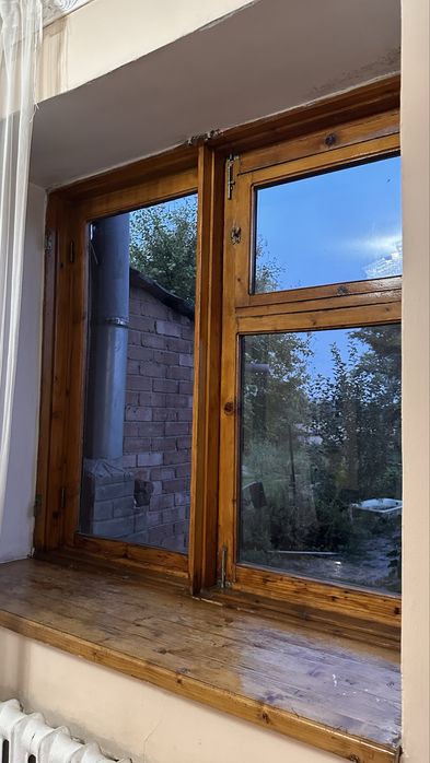 Окно из чистого дерева