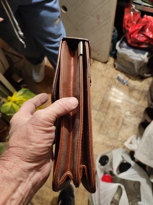 Продам портфель.