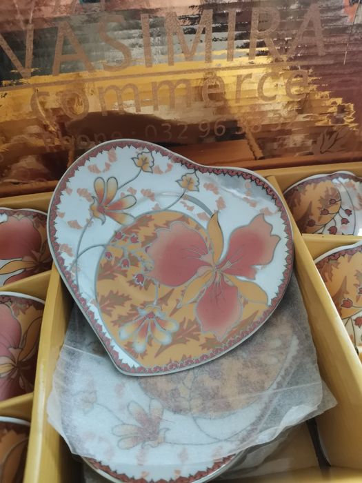 Сервиз за кафе  и  кристални купи