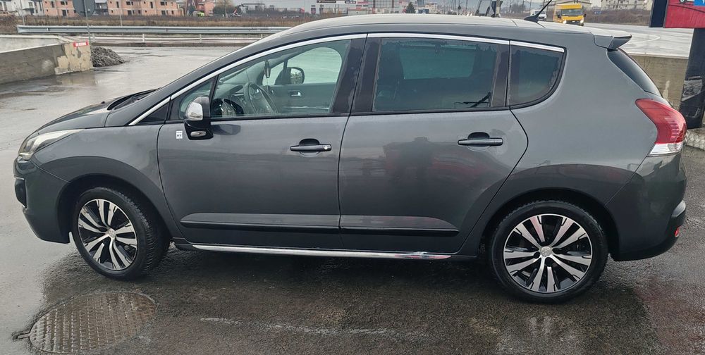 Vând Peugeot 3008 Hybrid4 an 2014
