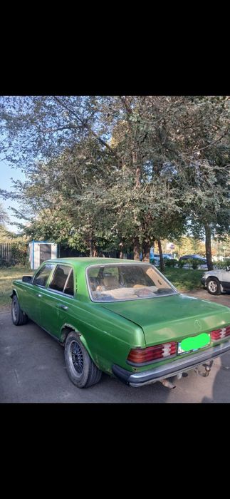 Mercedes-Benz W123