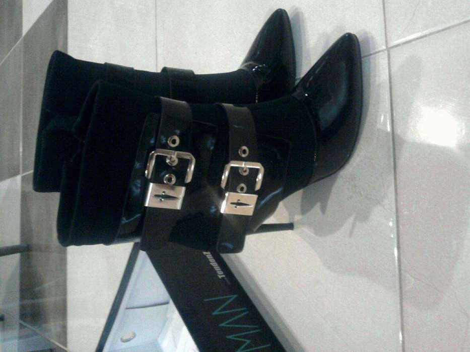 Дамски боти ,черни с ток