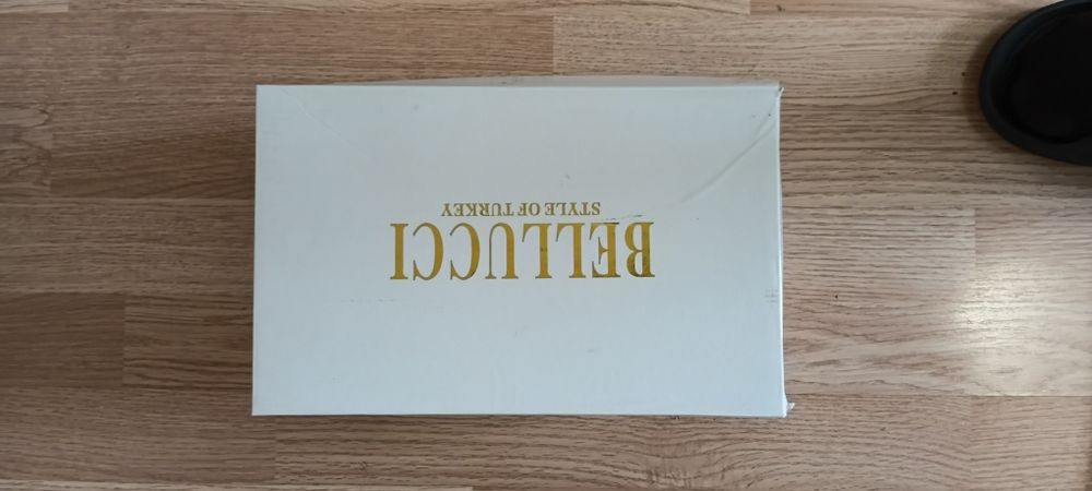 Продам женскую обувь