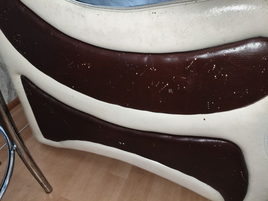 Продам диван и угловой стол