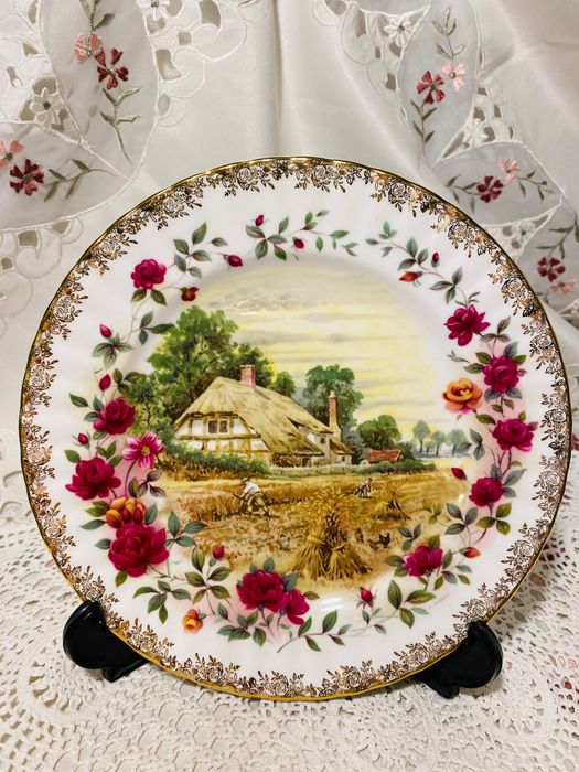 порцеланова чиния за стена