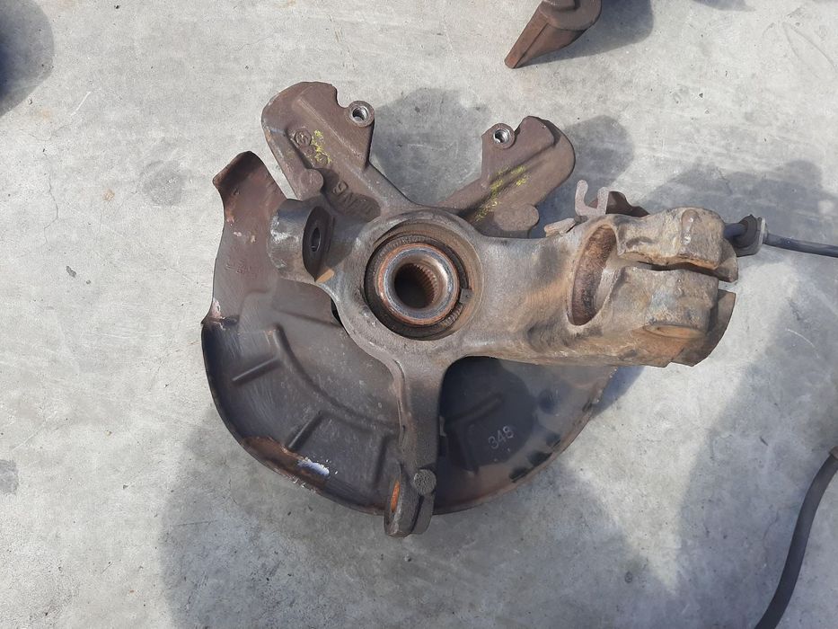 fuzeta dreapta  fata vw polo 6r  1.2b