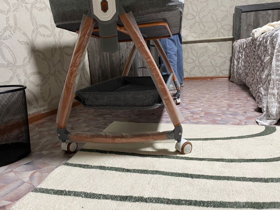 Продам манеж,приставной к кровати