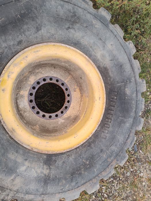 Roti Vola Komatsu WA380-6 Anvelope 23.5/25