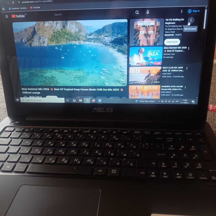 Лаптоп Asus във перфектно състояние