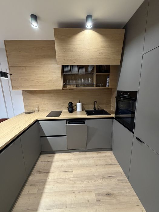 Дава се под наем Двустаен апартамент в Пловдив, Център - 70 кв.м за 747.66 € - Снимка #1