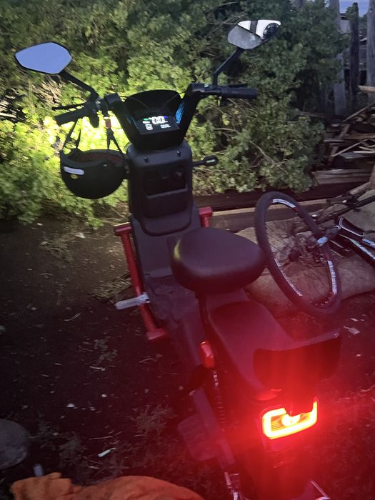 Продам Электроскутер Танк