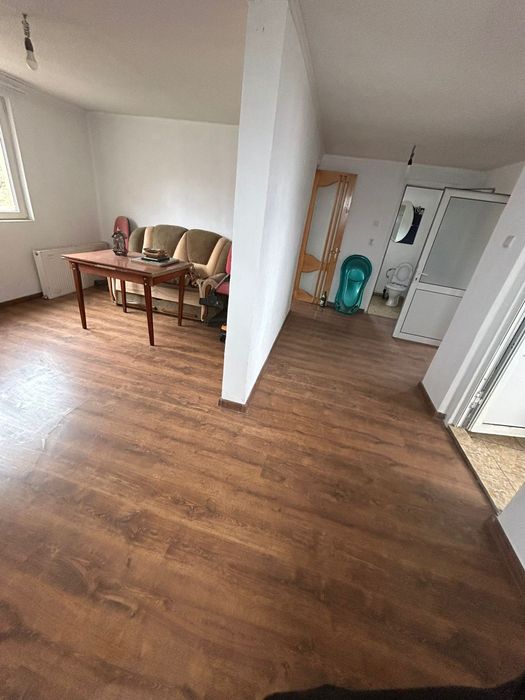 Vând casă în sat Manolesti,Botoșani.