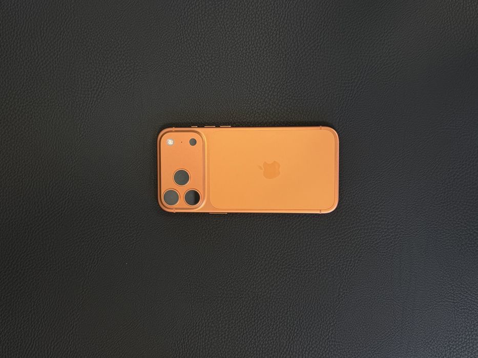 iPhone 17 PRO MAX - 100% батерия