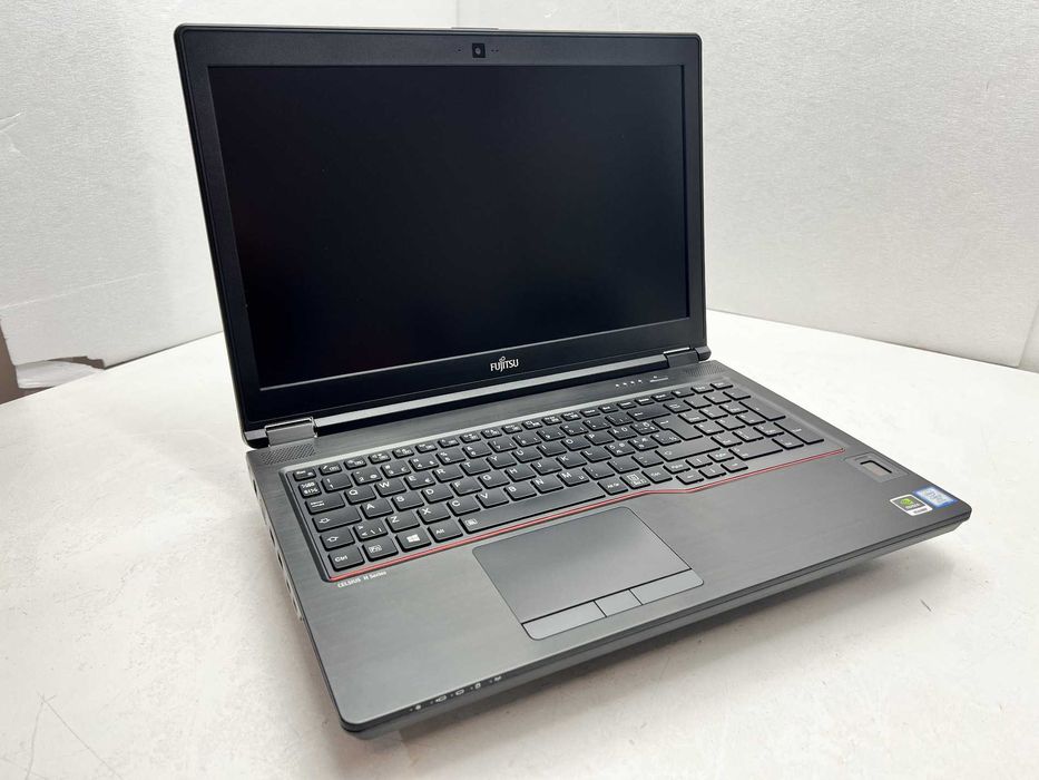 Реновиран лаптоп Fujitsu CELSIUS H780 15.6" i7-8850H 16GB 510GB P2000