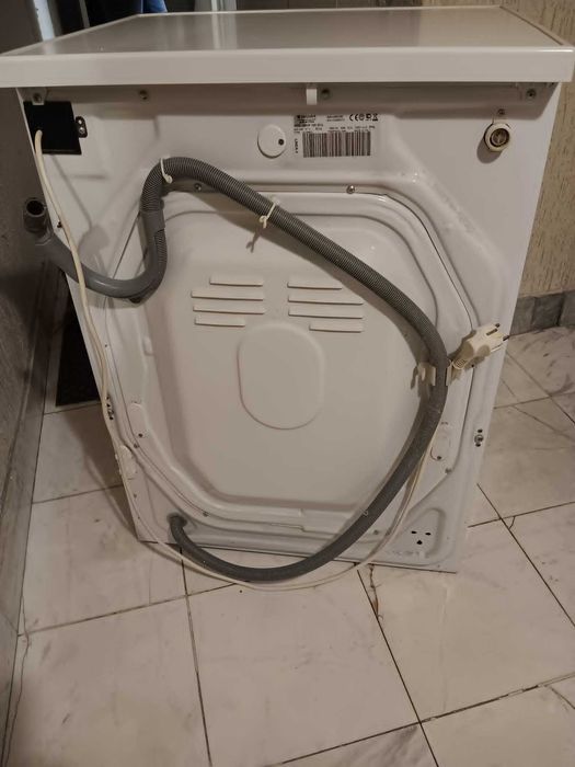 Роботеща и запазена пералня Hotpoint Ariston 6кг/1200 оборота, прозведена в Италия
