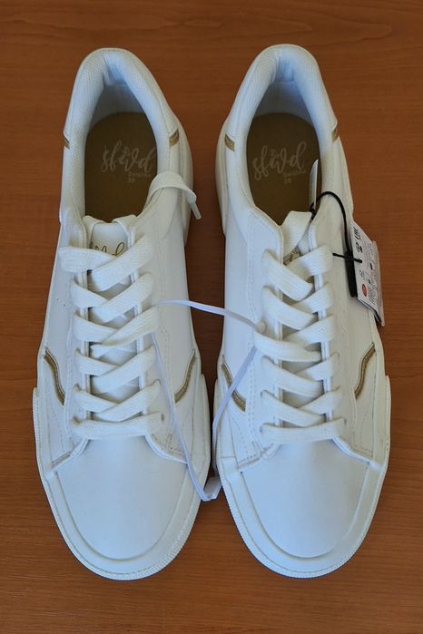 Adidași de dama modele diferite