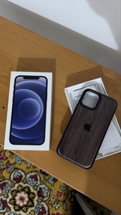 Продам iPhone 12