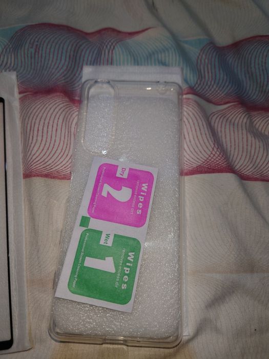 Sony Xperia 5/3 ga oyna zashita va chixol sotiladi xolati yangi