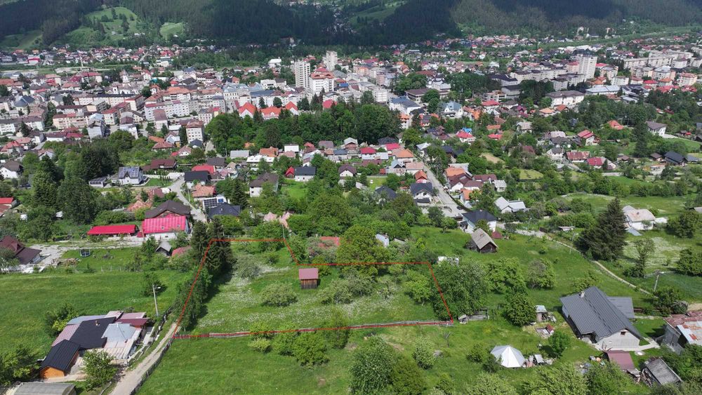 Teren intravilan 2.950 mp pe Dealul Runc | Priveliște superbă asupra orașului | Campulung Moldovenesc