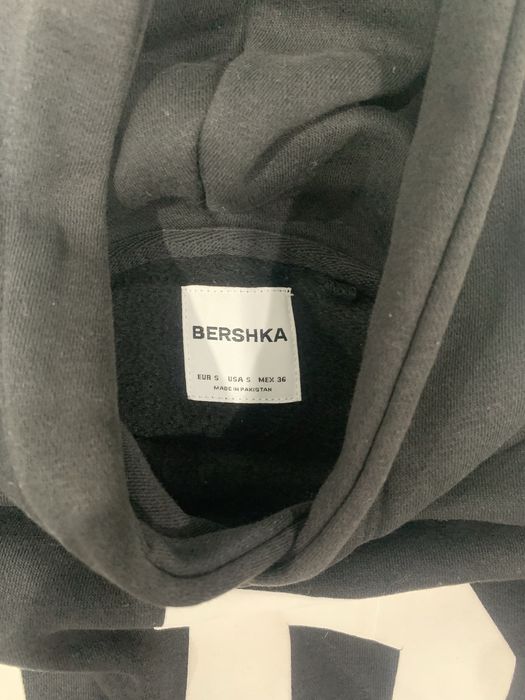 Кофта ART от фирмы BERSHKA