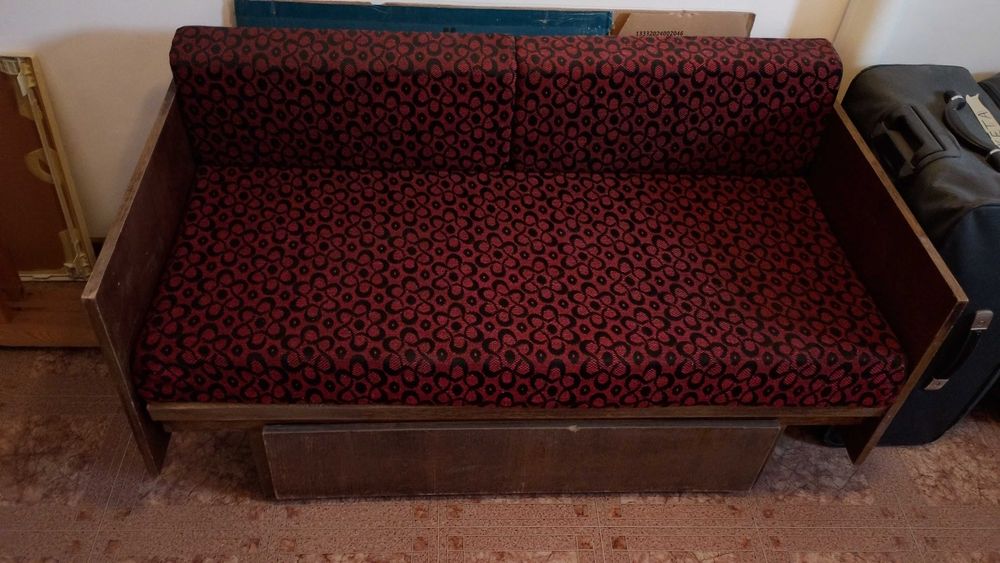 Разтегаемо канапе,без забележки.2 в 1.