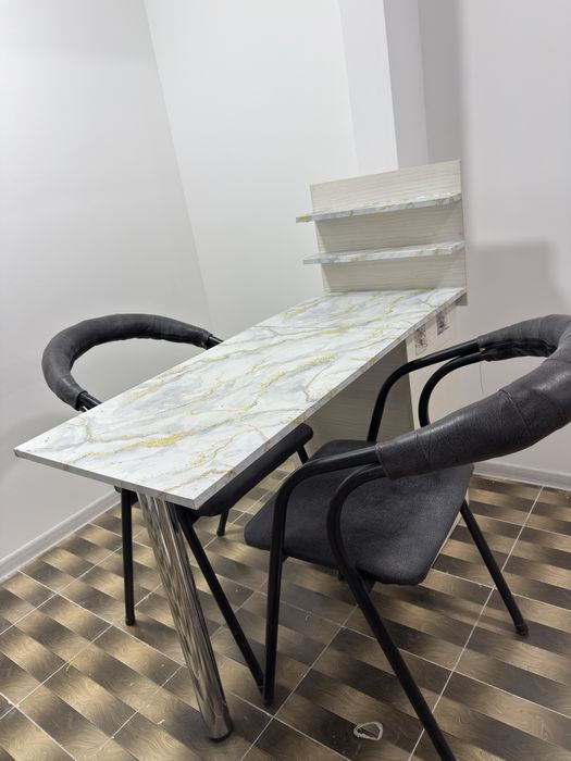 Продается маникюрный стол и стул!