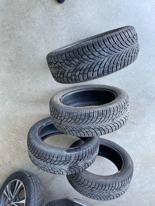 Гуми 215 55 18 зимни nokian