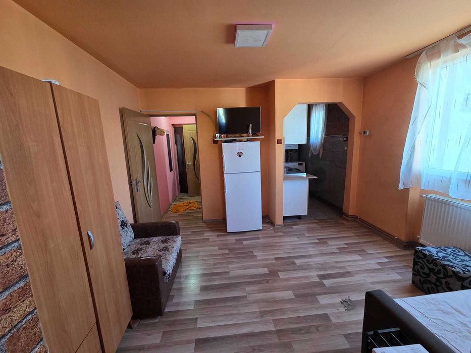 Apartment cu 2 camere in Reghin, Pomilor, etaj 3, centrala, geamuri termopan, magazine la 100 de metrii
