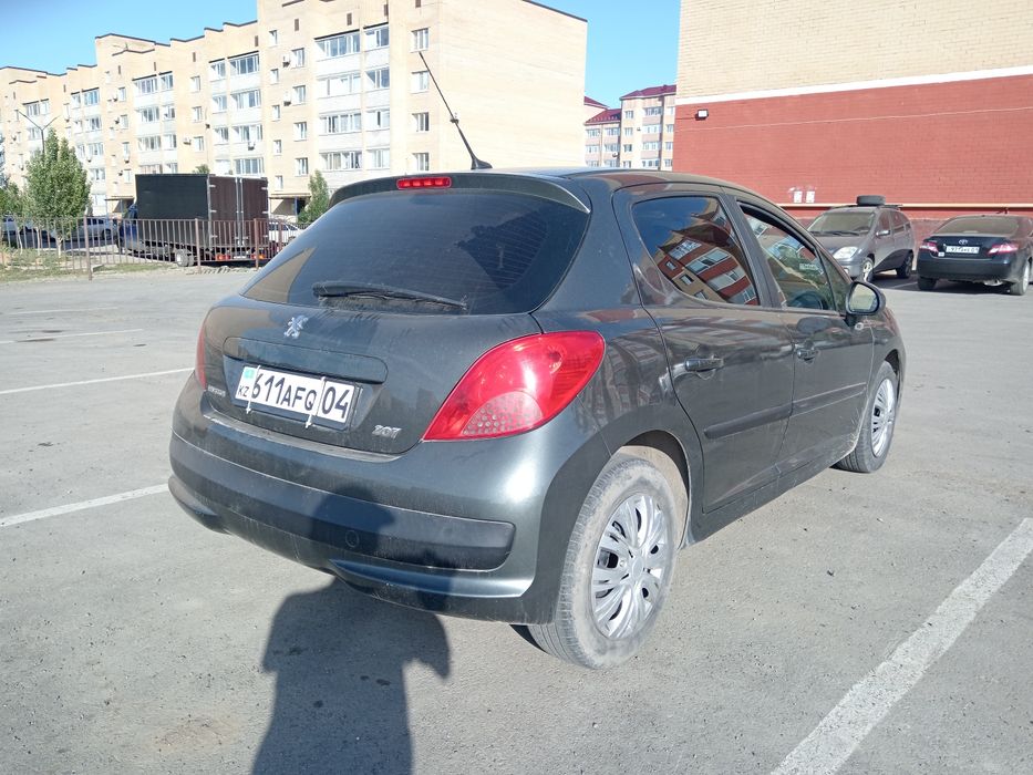 Продам пежо 207.