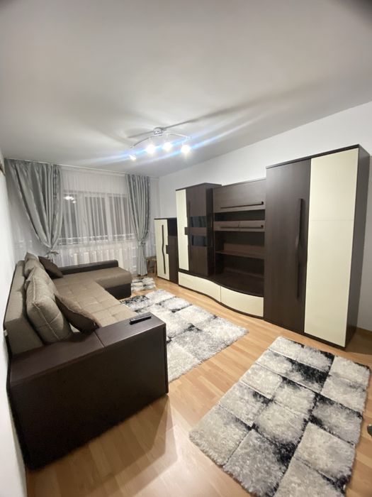 Vand apartament 2 camere de vânzare, vis-a-vis de Mall, Târgu Jiu