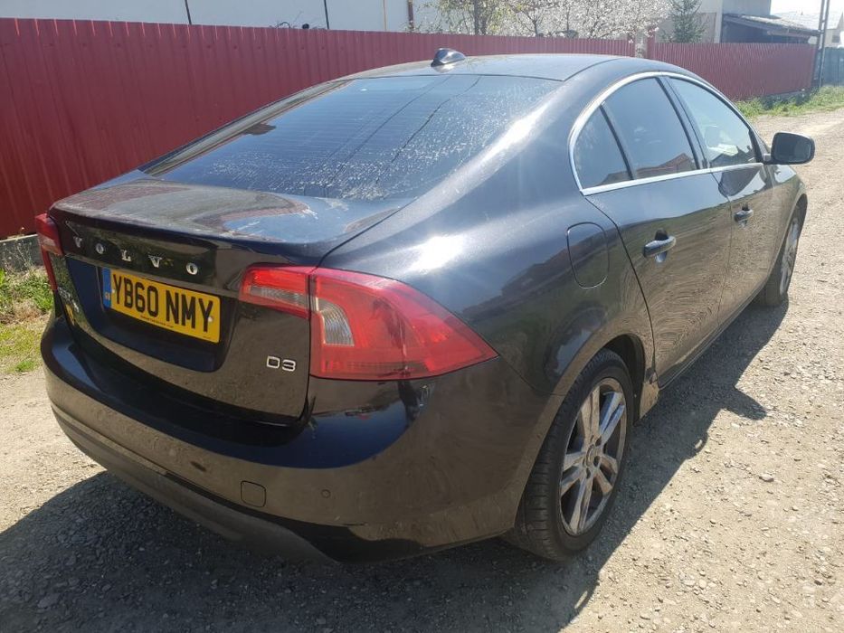 Dezmembrez Volvo S60 II D3 2010 motor 2.0D 120KW 163CP D5204 cutie de viteze manuala 6+1 usa portiera stanga dreapta fata spate bara aripa fuzeta planetara aripa oglinda dezmembrari piese