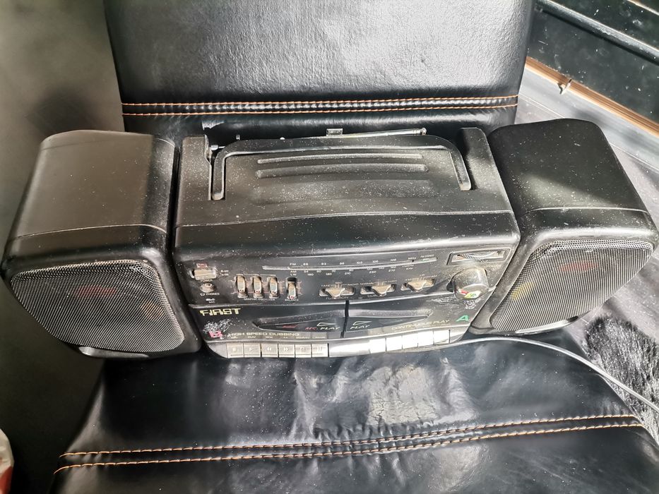 Радио касетофон First 379