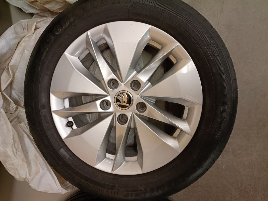Алуминиеви джанти и летни гуми Skoda Octavia IV, Alasia16 "