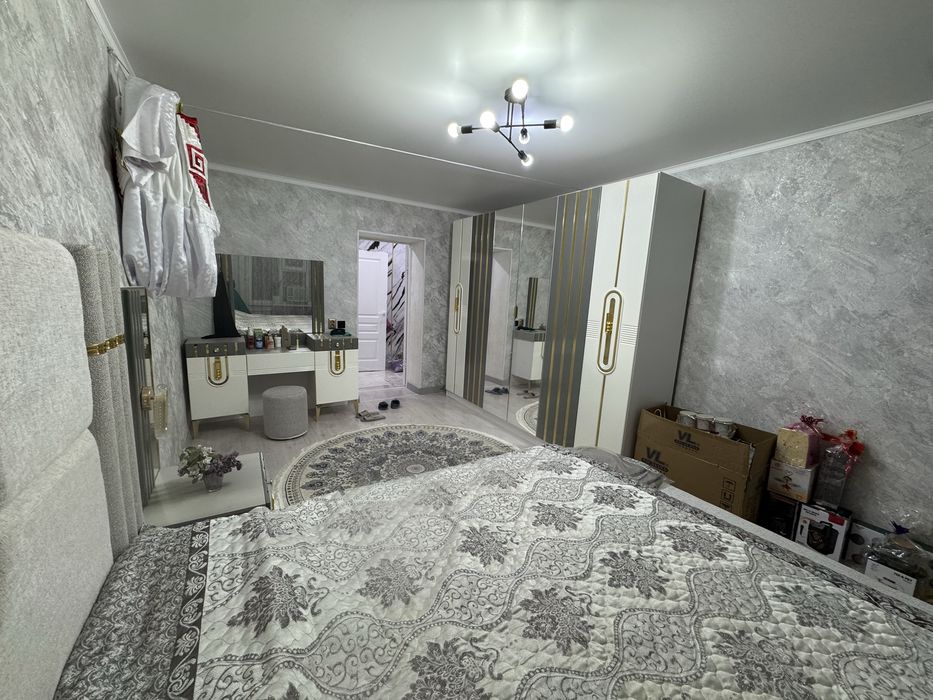 Продается спальный гарнитур  ,покупала в май