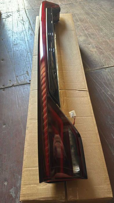 Фонарь центральный Джили Эмгранд 2022 - / Geely Emgrand 2022 -