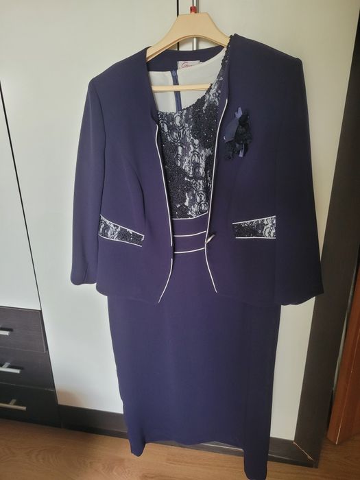 Costum dama mărime 48