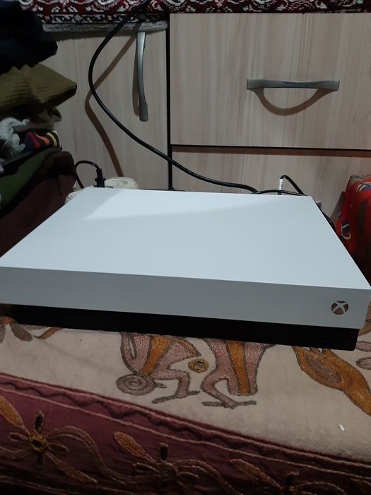 Xbox OneX 1Tb buton eject nefunctional