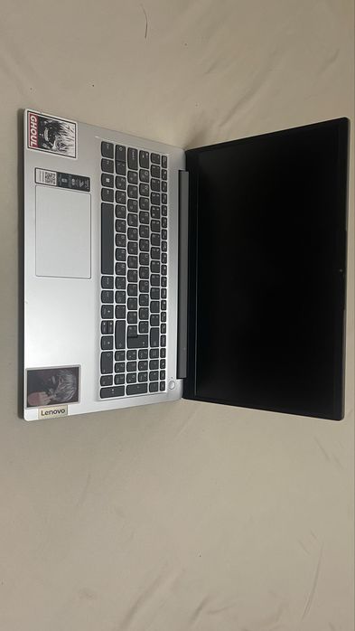 Ноутбук Lenovo объем озу 4г SSD 256г