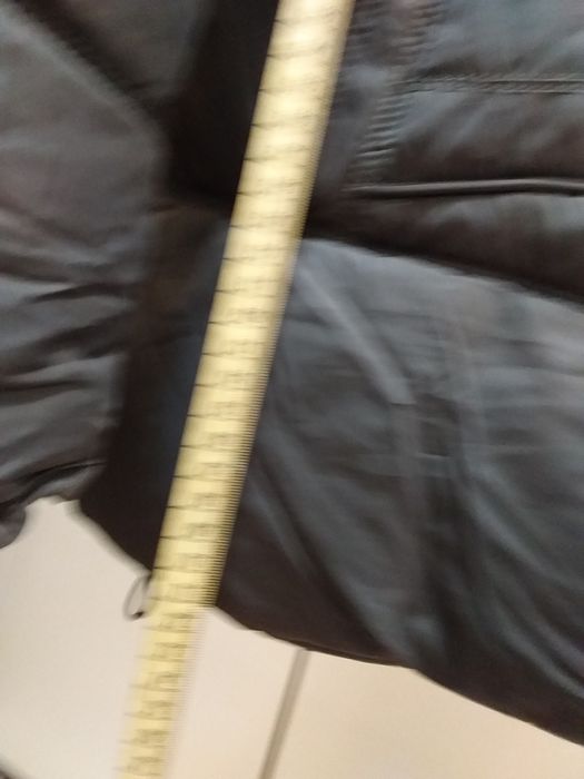 Қалың куртка жасөспірім жігіт балаға