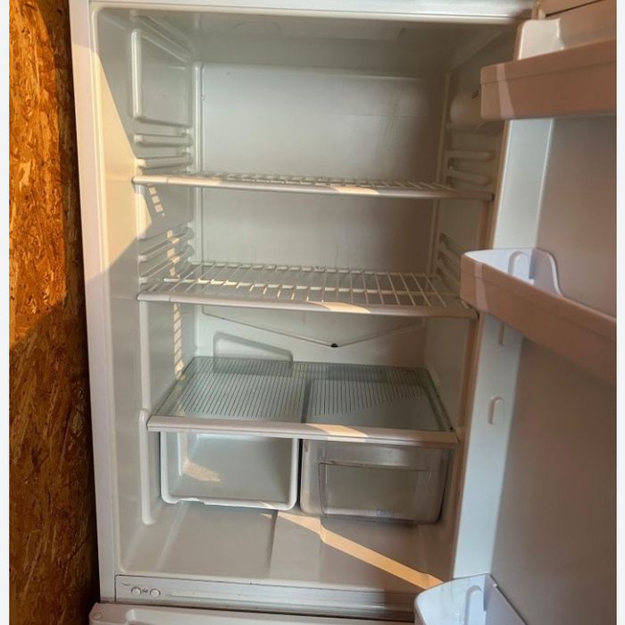 Продам холодильник индезит