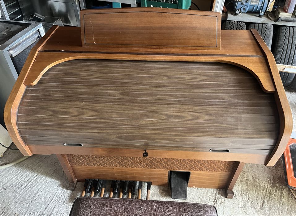 Pianina ELKA , impecabila