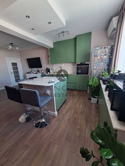 Продава се Тристаен апартамент в Пловдив, Кючук Париж - 104 кв.м за 1962 €/кв.м - Снимка #4