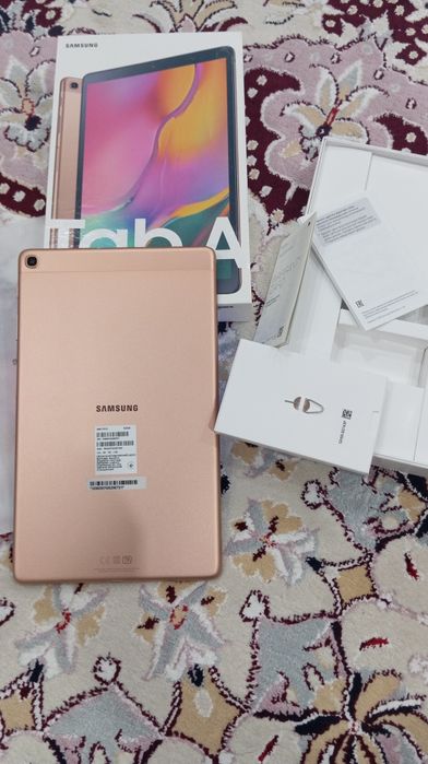 Планшет SAMSUNG 10"