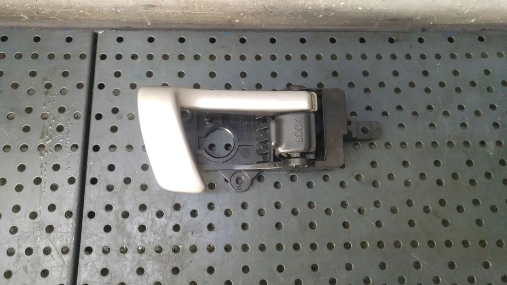 Maner interior dreapta spate hyundai santa fe 2 cm 82623cm000