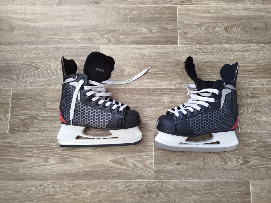 Коньки мужские 42 р.