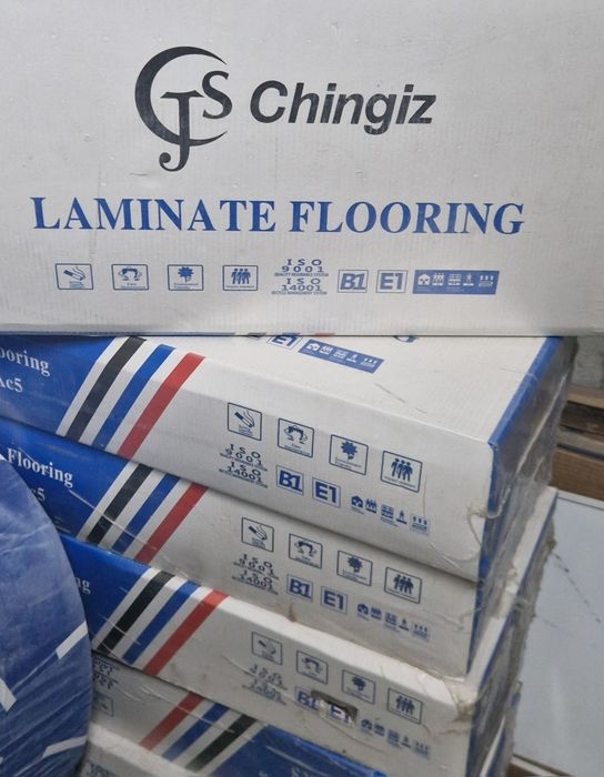 Ламинат ёлочка новый