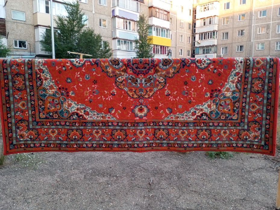 Продаются шерстяные ковры 2x3 м