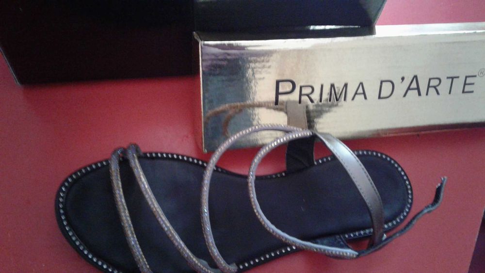 Продам сандалии + шлёпки