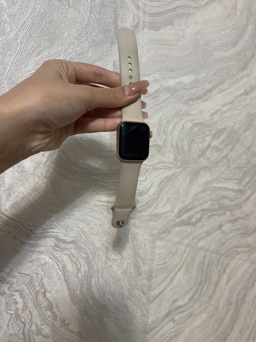 Apple watch SE 1 поколения