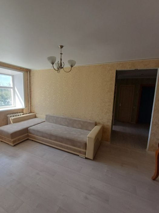 Продам срочно диван производства России